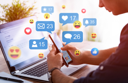 Discovering the Advantages of Social Media Marketing